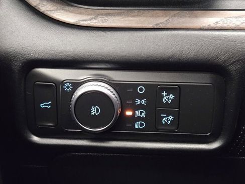 Used 2020 Ford Explorer Platinum w/ Premium Technology Package image 25