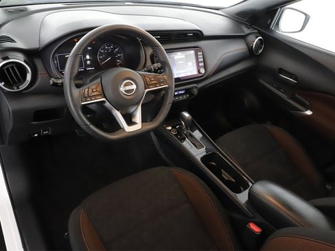 Used 2024 Nissan Kicks SR image 15
