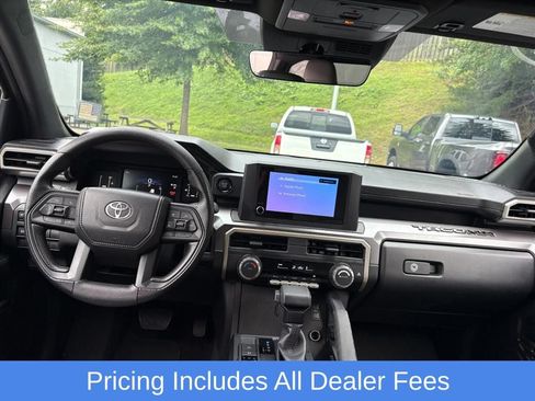 Used 2025 Toyota Tacoma SR5 AWD/4WD image 9