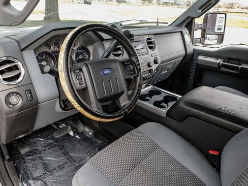 Used 2016 Ford F350 XLT w/ XLT Value Package image 4