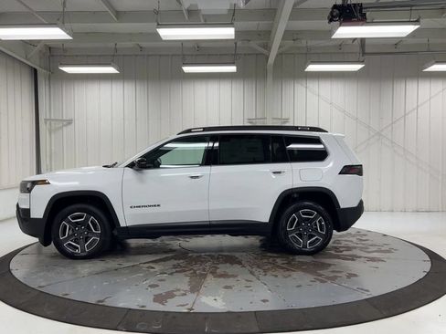 New 2026 Jeep Cherokee Laredo AWD/4WD image 5