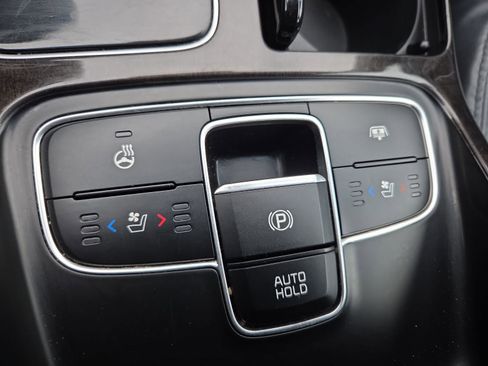 Used 2016 Kia Cadenza Premium w/ Technology Package FWD image 20