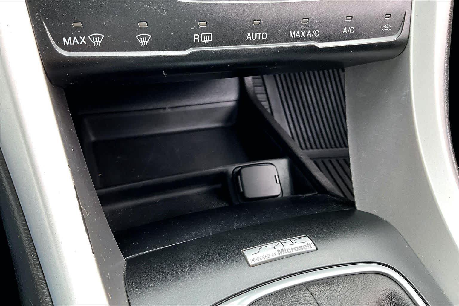 Used 2013 Ford Fusion SE FWD image 33
