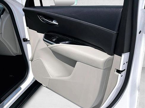 Used 2021 Cadillac XT4 Premium Luxury w/ Cold Weather Package image 19