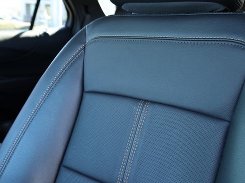 Used 2023 Chevrolet Equinox Premier image 24