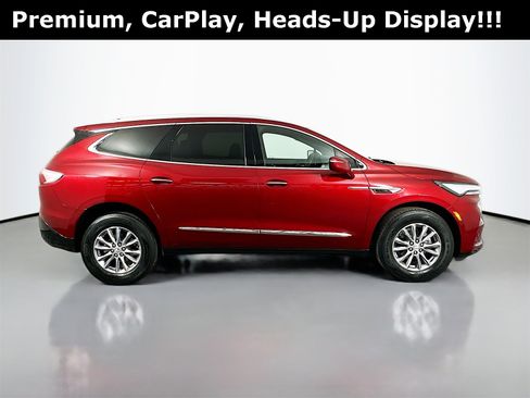 Used 2024 Buick Enclave Premium image 9