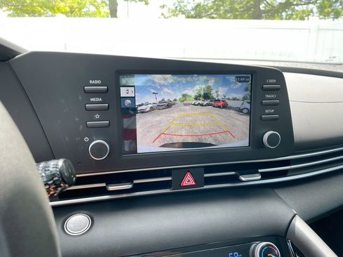 Used 2025 Hyundai Elantra Blue image 44