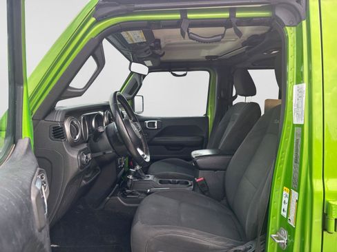 Used 2018 Jeep Wrangler Unlimited Sahara w/ Dual Top Group image 5