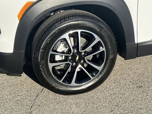 New 2026 Chevrolet TrailBlazer LT w/ Driver Confidence Package image 32
