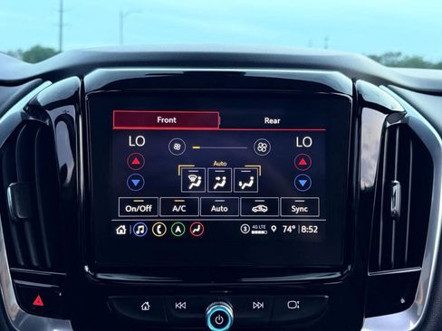 Used 2022 Chevrolet Traverse RS AWD/4WD image 36