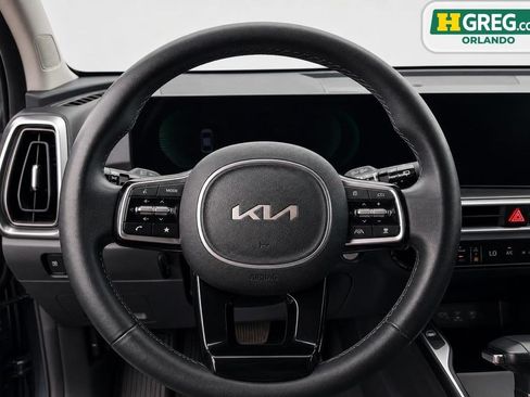 Used 2024 Kia Sorento EX FWD image 11