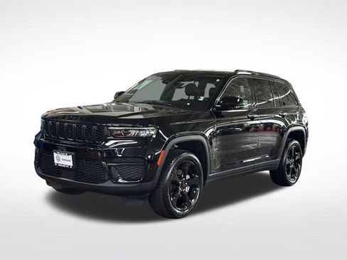 Used 2023 Jeep Grand Cherokee Altitude AWD/4WD image 9