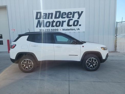 New 2026 Jeep Compass Trailhawk AWD/4WD image 11