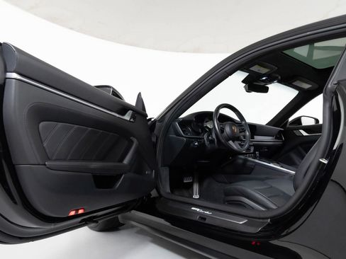 Used 2021 Porsche 911 Turbo image 18