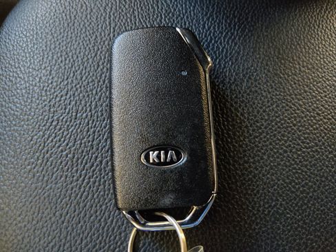 Used 2021 Kia Forte GT-Line w/ GT-Line Premium Package FWD image 32