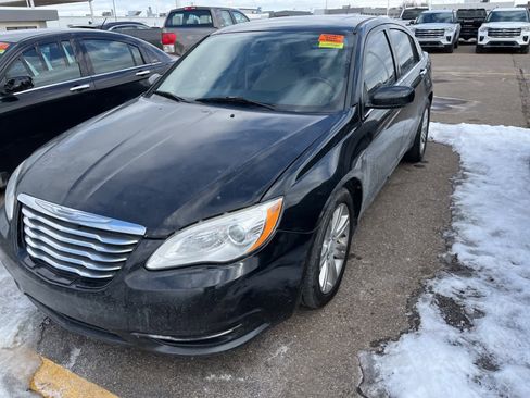 Used 2012 Chrysler 200 Touring image 4