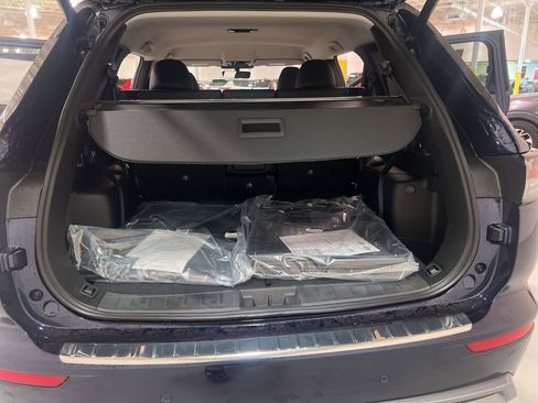 New 2025 Mitsubishi Outlander SE image 12