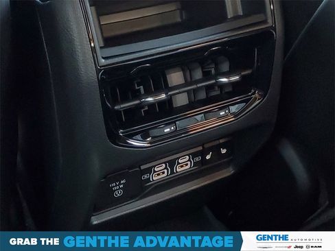 Certified 2024 Jeep Grand Cherokee Limited image 28