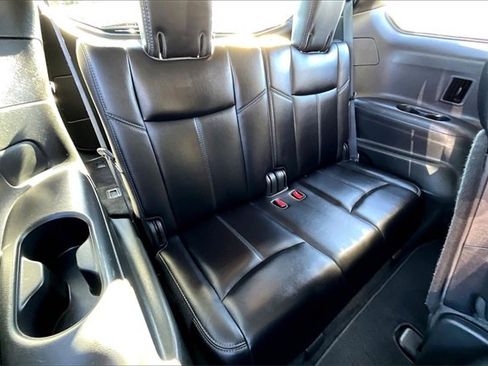 Used 2018 Nissan Pathfinder SL image 25