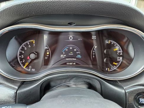 Used 2014 Jeep Grand Cherokee Limited AWD/4WD image 23