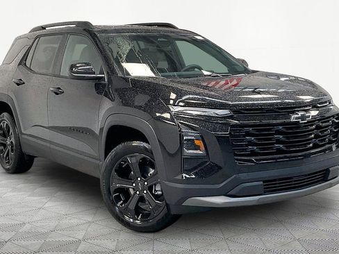 New 2026 Chevrolet Equinox LT w/ Convenience Package II FWD image 2