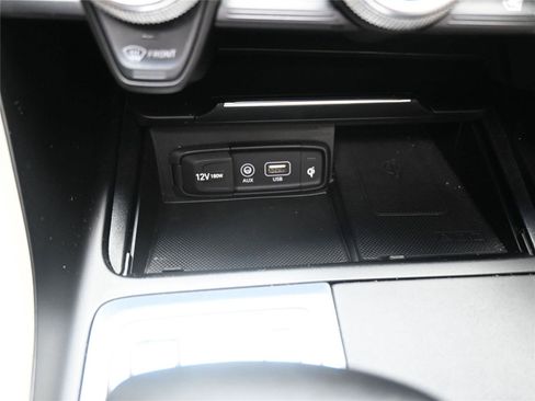 Used 2021 Genesis G70 2.0T w/ Prestige Package image 15