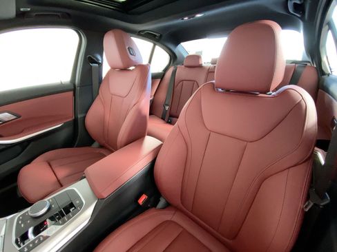 Used 2026 BMW 330i Sedan w/ M Sport Package image 21