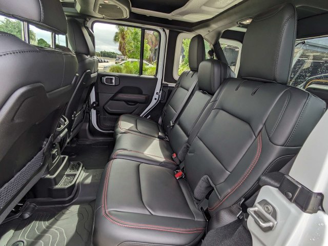 Used 2026 Jeep Wrangler Unlimited Rubicon AWD/4WD image 14