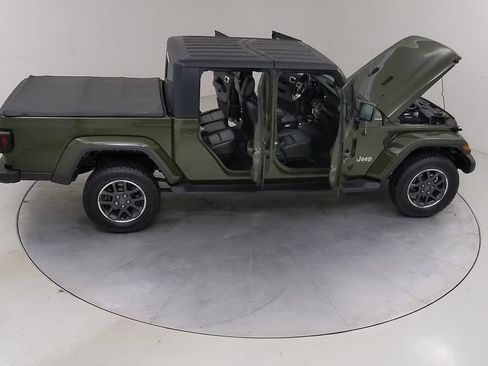 Used 2022 Jeep Gladiator Overland w/ Dual Top Group AWD/4WD image 48
