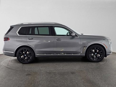 Used 2025 BMW X7 xDrive40i AWD/4WD image 2