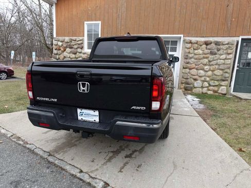 Certified 2017 Honda Ridgeline Sport image 7