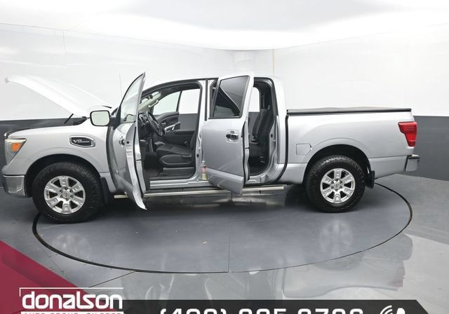 Used 2017 Nissan Titan SV AWD/4WD image 21