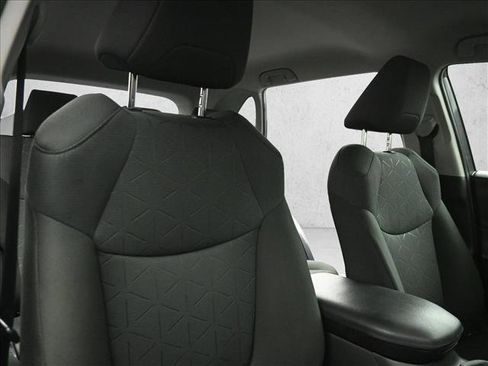 Used 2022 Toyota RAV4 XLE image 27