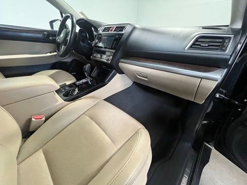 Used 2017 Subaru Outback 2.5i Limited AWD/4WD image 10