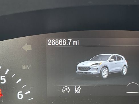 Used 2021 Ford Escape SEL w/ SEL Stealth AWD Package image 25