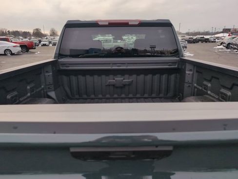 New 2026 Chevrolet Silverado 1500 Custom Trail Boss w/ LPO, Dark Essentials Package AWD/4WD image 9