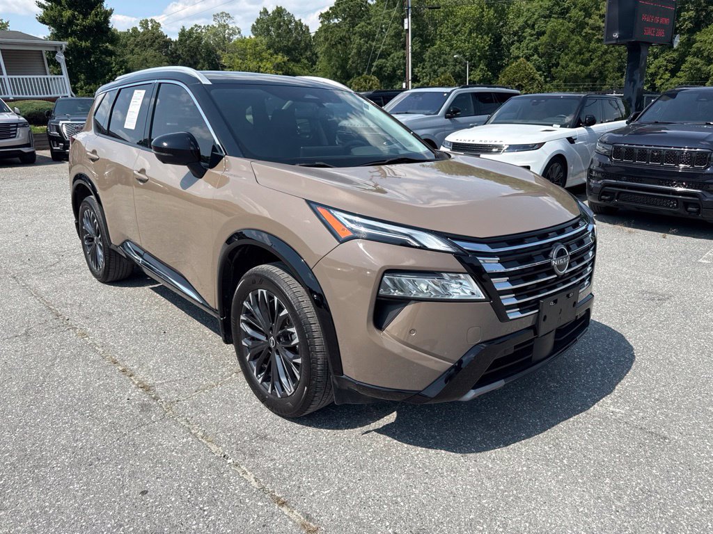 Used 2024 Nissan Rogue Platinum w/ Platinum Premium Package AWD/4WD image 2