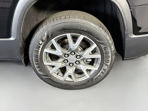 Used 2022 GMC Acadia SLE w/ Driver Convenience Package FWD image 37