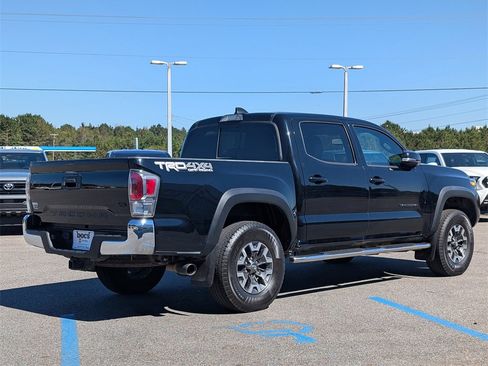 Used 2021 Toyota Tacoma TRD Off-Road image 5