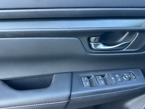 Used 2025 Honda CR-V Sport image 11