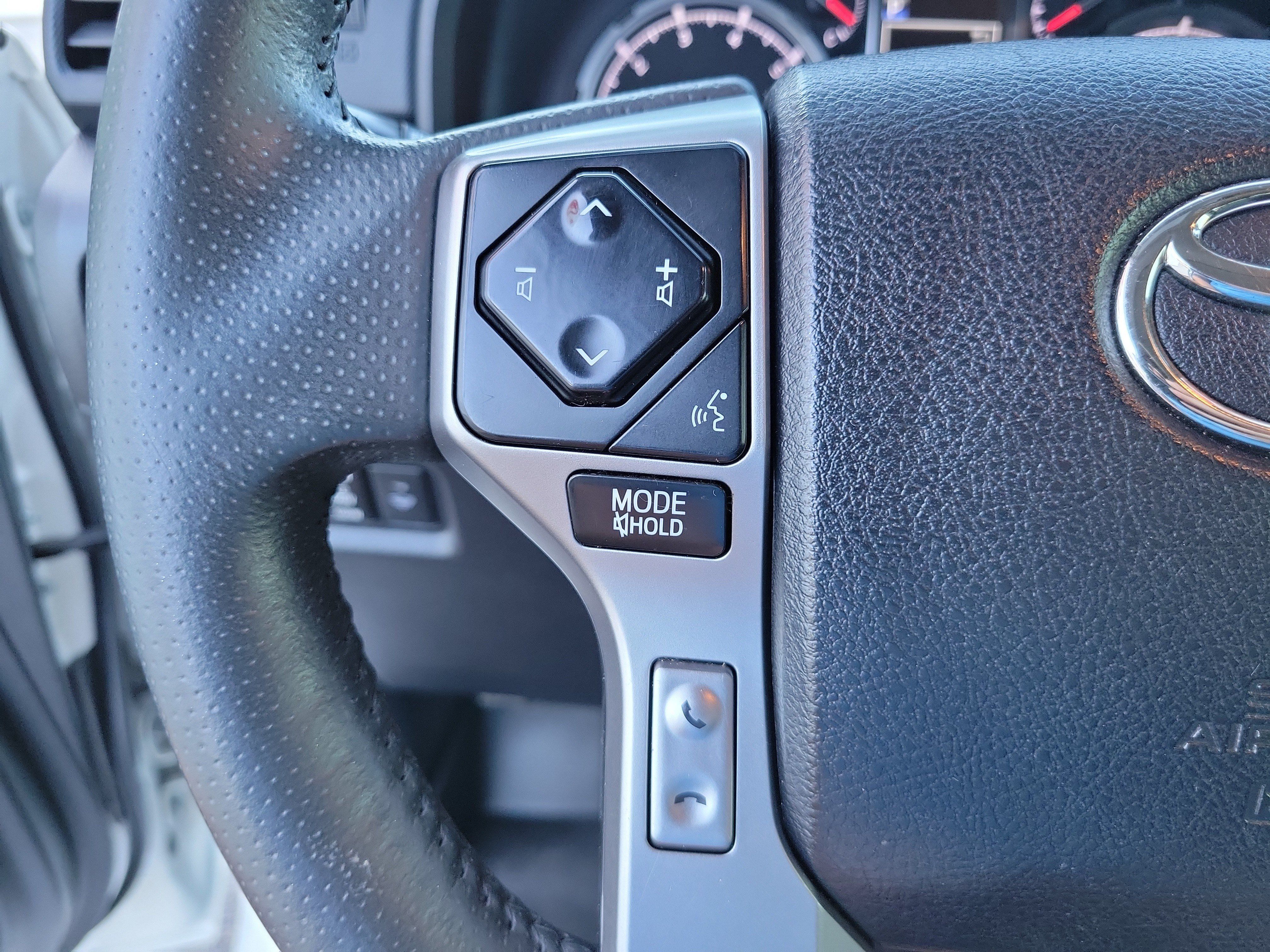 Used 2022 Toyota 4Runner Limited AWD/4WD image 21