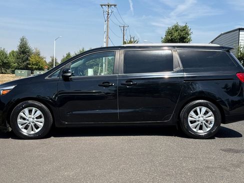 Used 2018 Kia Sedona LX w/ LX Essentials Premium Package FWD image 6
