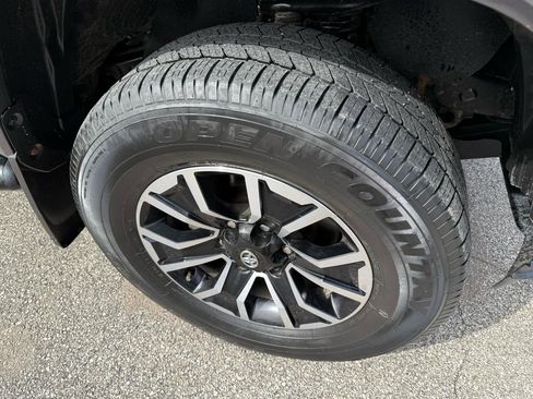 Used 2023 Toyota Tacoma TRD Sport image 10