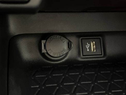 Used 2025 Toyota RAV4 XLE image 33