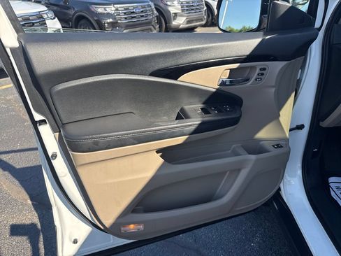 Used 2020 Honda Pilot Elite image 32