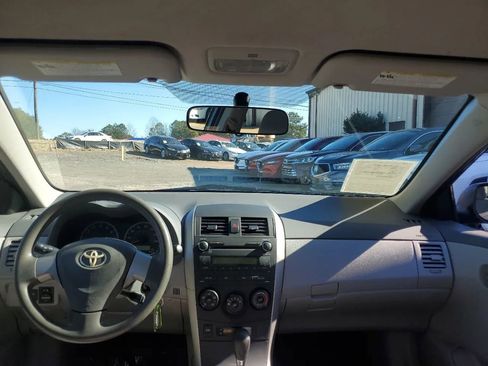 Used 2010 Toyota Corolla LE image 20