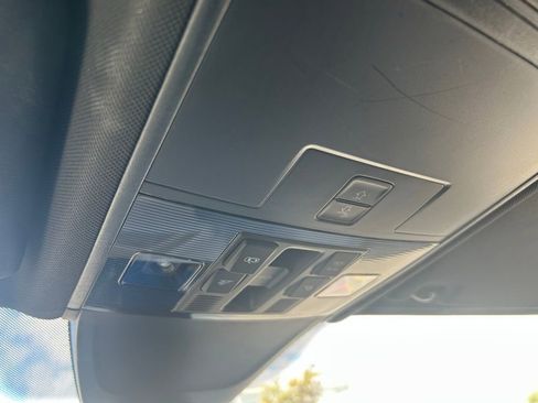 Used 2024 Volkswagen Tiguan SE R-Line image 55