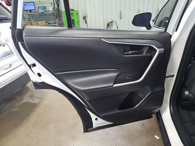 Certified 2025 Toyota RAV4 LE AWD/4WD image 29