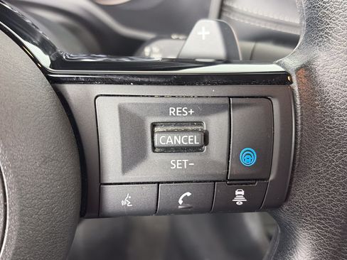 Used 2023 Nissan Rogue SV AWD/4WD image 30