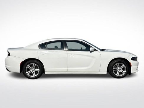Used 2019 Dodge Charger SXT RWD image 9